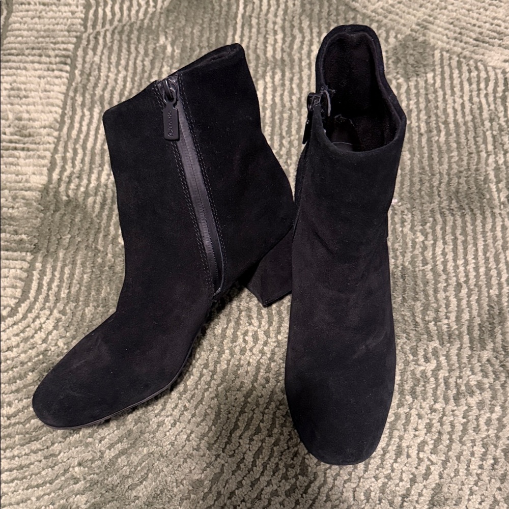 Elegant Black Suede Ankle Boots